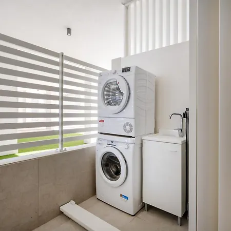 Borgo Felice 5 - Modern With Balcony + Free Parking *