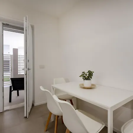 Borgo Felice 5 - Modern With Balcony + Free Parking شقة *