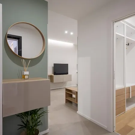 Borgo Felice 5 - Modern With Balcony + Free Parking